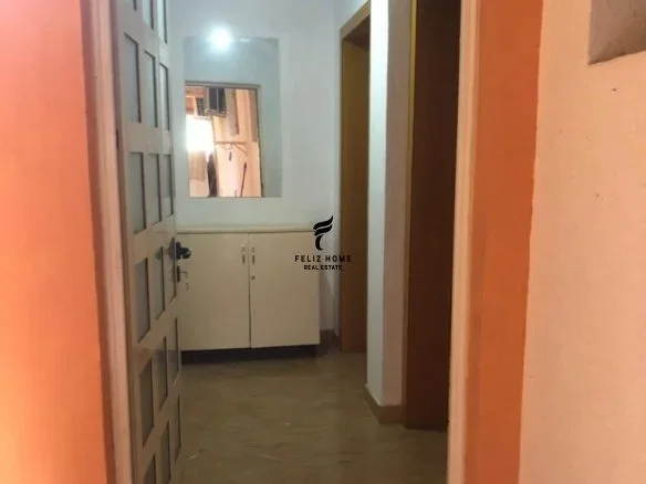 Tirane, jepet me qera apartament 1+1 Kati 1, 65 m² 300 € (SHKOLLA E BASHKUAR)