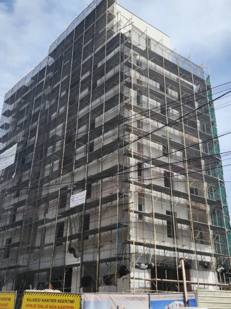 Tirane, shitet dyqan Kati 0, 48 m² 