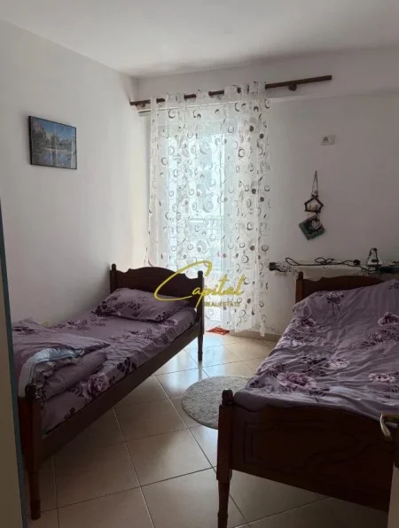 Tirane, jepet me qera apartament 3+1 Kati 2, 125 m² 600 € (RRUGA JORDAN MISJA)