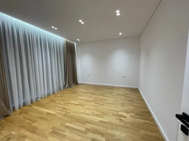 Tirane, jepet me qera Vile 3 Katshe Kati 0, 345 m² 3.300 € (TEG)