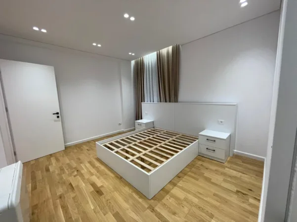 Tirane, jepet me qera Vile 3 Katshe Kati 0, 345 m² 3.300 € (TEG)