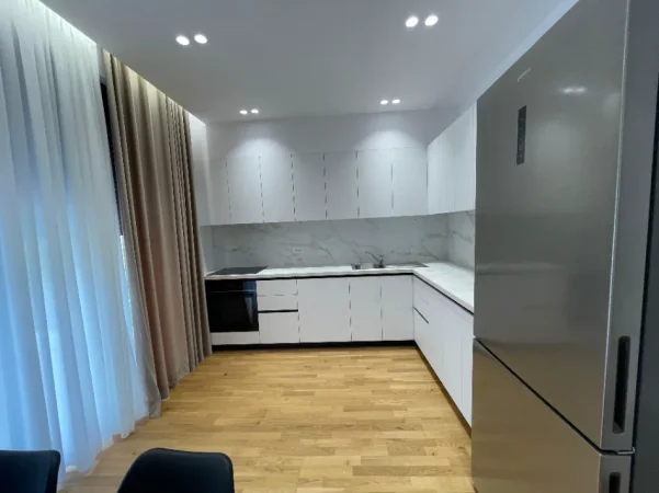Tirane, jepet me qera Vile 3 Katshe Kati 0, 345 m² 3.300 € (TEG)