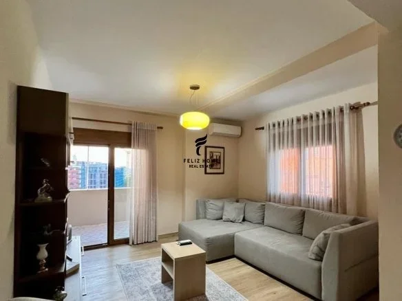 Tirane, jepet me qera apartament 1+1 Kati 8, 75 m² 850 € (MYSLYM SHYRI)