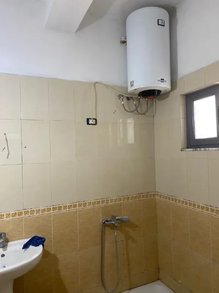 🏡 JEPET ME QERA APARTAMENT 1+1 NE 5 MAJI (PAS CONCORD),  400 EURO