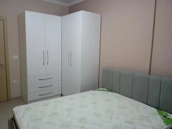 Tirane, jepet me qera apartament 2+1 Kati 4, 110 m² 520 € (ASTIR)