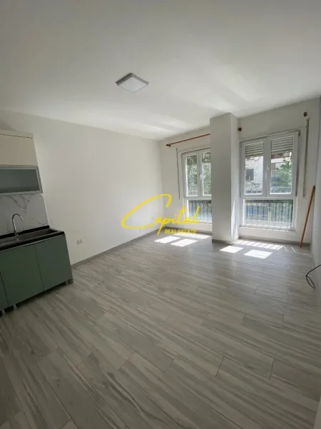 Tirane, jepet me qera apartament 1+1 Kati 2, 67 m² 400 € (RRUGA 5 MAJI)