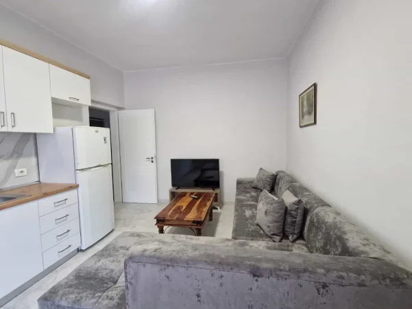 Tirane, jepet me qera apartament 2+1 Kati 4, 80 m² 620 € (Afer Ring Center)