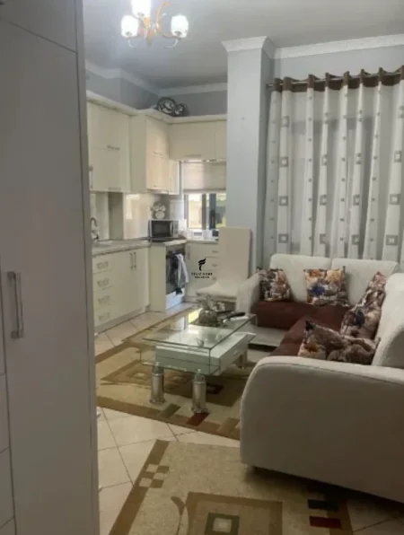Tirane, jepet me qera apartament 1+1 Kati 3, 65 m² 500 € (21 DHJETORI)