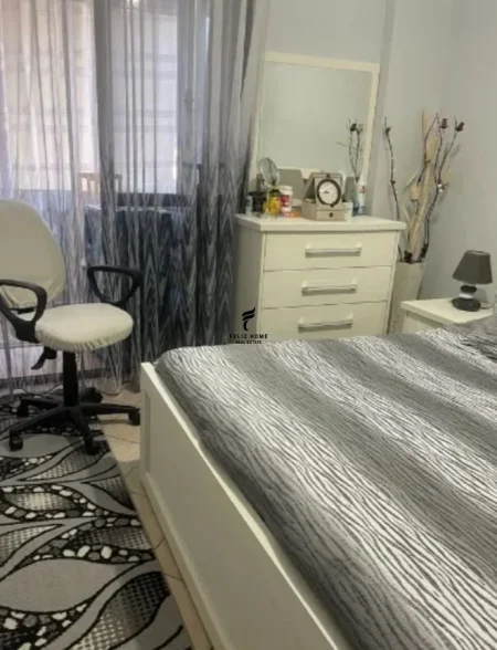 Tirane, jepet me qera apartament 1+1 Kati 3, 65 m² 500 € (21 DHJETORI)