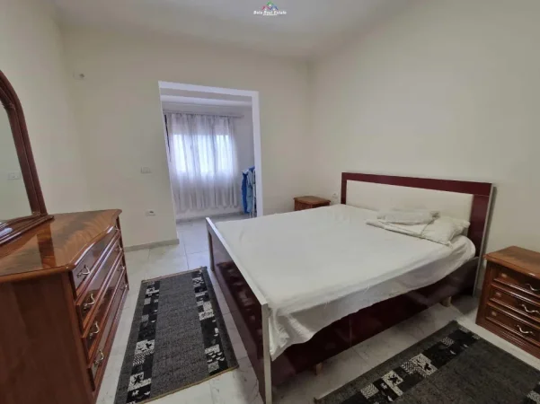 Tirane, jepet me qera apartament 2+1 Kati 4, 80 m² 620 € (zogu i zi)