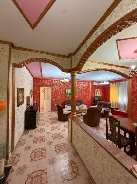 Jepet me Qera Apartament 2+1 ne Selite , 700 Eur