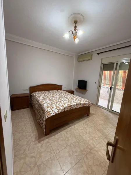 Jepet me Qera Apartament 2+1 ne Selite , 700 Eur