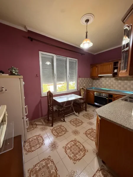 Jepet me Qera Apartament 2+1 ne Selite , 700 Eur