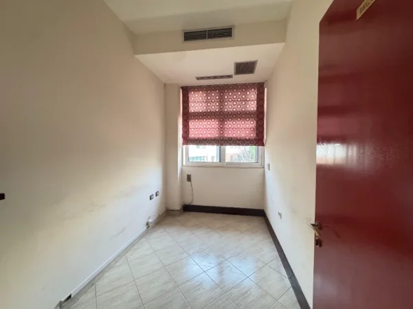 Tirane, shitet ambjent biznesi Kati 1, 137 m² 270.000 € (Mine Peza, prane Prokurorise)