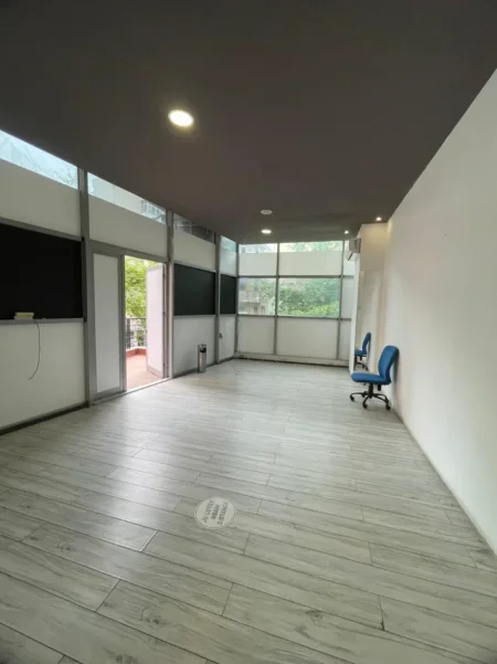 Durres, shitet ambjent biznesi Kati 2, 204 m² 220.000 € (ish rajoni policise)