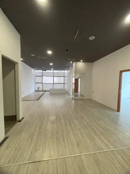 Durres, shitet ambjent biznesi Kati 2, 204 m² 220.000 € (ish rajoni policise)