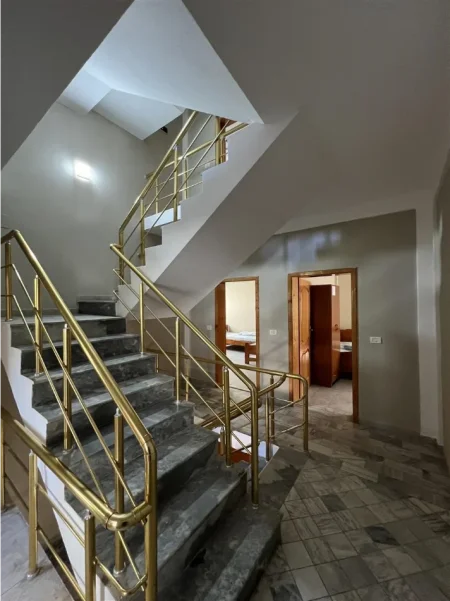 Durres, shes hotel Kati 4, 576 m² 750.000 € (Golem)