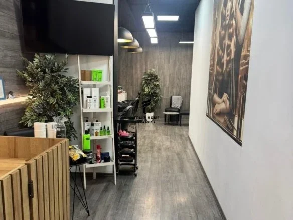 Tirane, jepet me qera dyqan Kati 0, 33 m² 750 € (DON BOSKO)