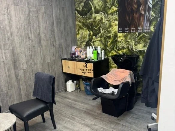 Tirane, jepet me qera dyqan Kati 0, 33 m² 750 € (DON BOSKO)