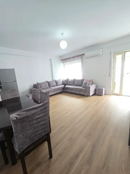 SHITET APARTAMENT 1+1 ISH PARKU 165.000 EURO