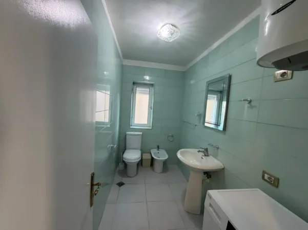 Durres, shitet apartament 2+1+Ballkon Kati 2, 92 m² 125.000 € (Muzeumi)