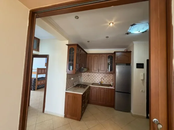 Durres, jepet me qera apartament 2+1 Kati 6, 75 m² 500 € (Plazh Durres)