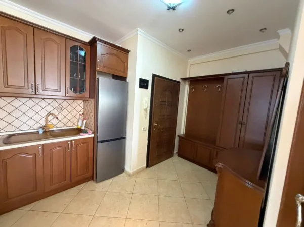 Durres, jepet me qera apartament 2+1 Kati 6, 75 m² 500 € (Plazh Durres)