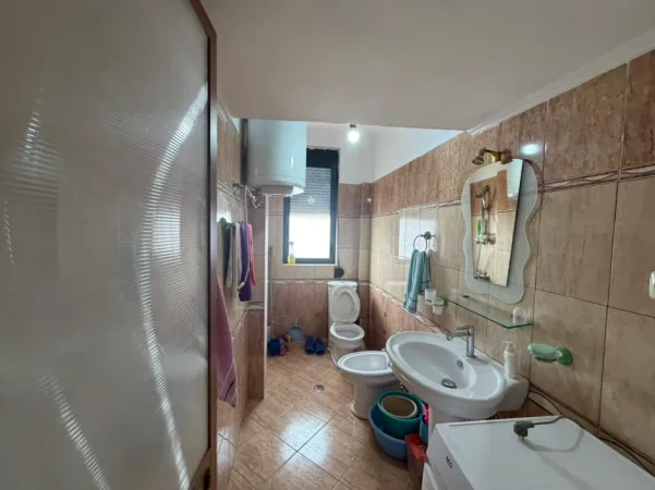 Durres, jepet me qera apartament 2+1 Kati 6, 75 m² 500 € (Plazh Durres)