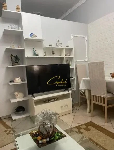 Tirane, jepet me qera apartament 1+1 Kati 3, 55 m² 500 € (21 DHJETORI)