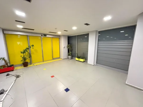 Tirane, shitet ambjent biznesi Kati 2, 916 m² 2.244.200 € (Rruga e Kavajes)