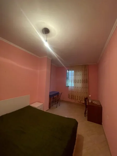 Tirane, jepet me qera apartament 1+1 Kati 2, 75 m² 320 € (Maji)