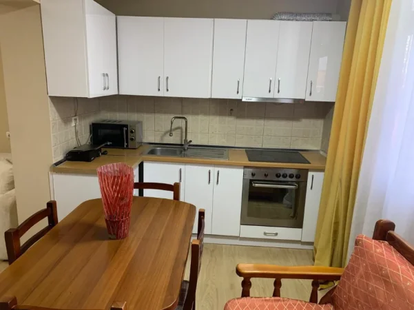 🏠 Jepet me Qera Super Apartament 1+1 te Pediatria tek Spitalet QSUT,  500 Eur