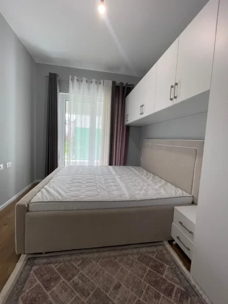 Tirane, jepet me qera apartament 1+1+Ballkon Kati 3, (Ali Dem, Rezidenca Kaimi, Cmimi: 45.000Leke/Muaj