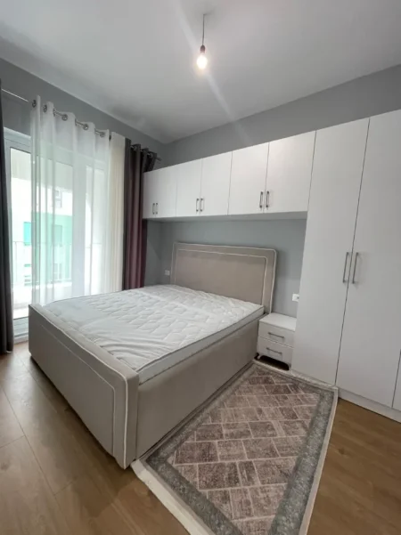 Tirane, jepet me qera apartament 1+1+Ballkon Kati 3, (Ali Dem, Rezidenca Kaimi, Cmimi: 45.000Leke/Muaj