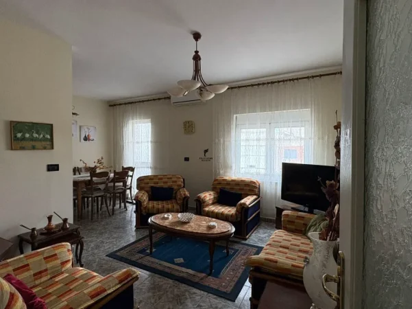 Tirane, jepet me qera apartament 2+1 Kati 5, 70 m² 600 € (RRUGA E ELBASANIT)