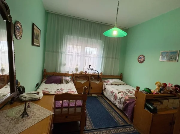 Tirane, jepet me qera apartament 2+1 Kati 5, 70 m² 600 € (RRUGA E ELBASANIT)