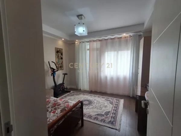 Tirane, jepet me qera apartament 2+1 Kati 4, 109 m² 650 € (Shkolla e Baletit WEST138226)