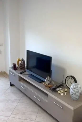 Tirane, jepet me qera apartament 2+1 Kati 3, 128 m² 650 € (Siti kodra)