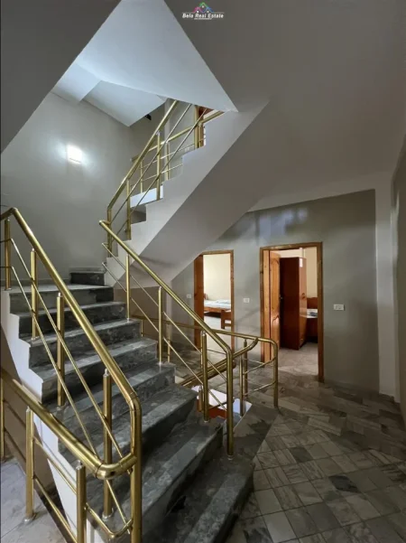 Durres, shes hotel , 576 m² 750.000 € (golem)