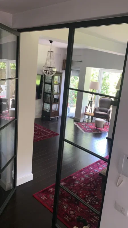 jepet me qera Vile 3 Katshe , 400 m² 3.200 €