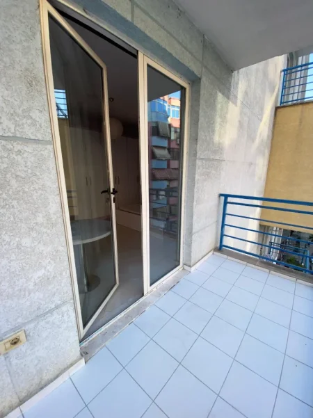 Tirane, jepet me qera apartament 2+1+Ballkon Kati 5, 90 m² 500 € 