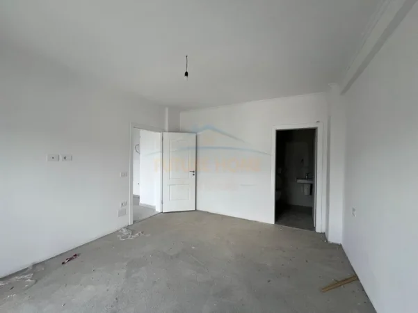 Tirane, shitet apartament 2+1+Ballkon Kati 4, 96 m² 105.500 € (KAMEZ)