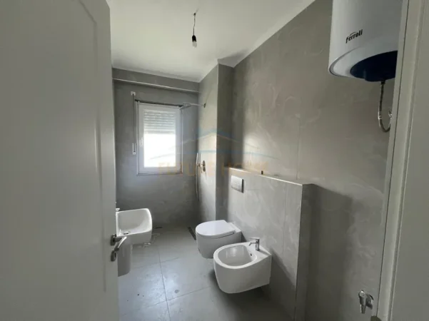 Tirane, shitet apartament 2+1+Ballkon Kati 4, 96 m² 105.500 € (KAMEZ)