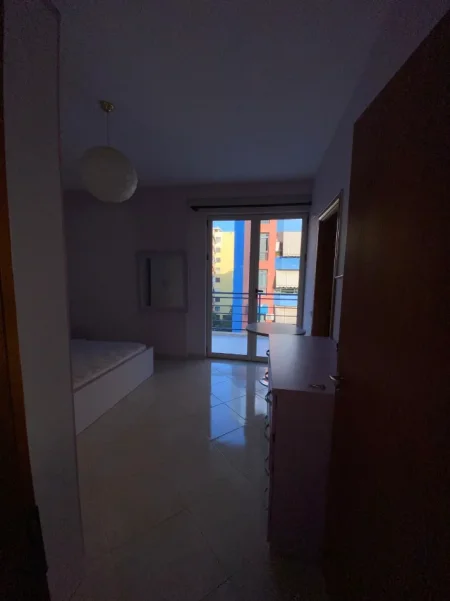 Tirane, jepet me qera apartament 2+1+Ballkon Kati 5, 90 m² 500 € 