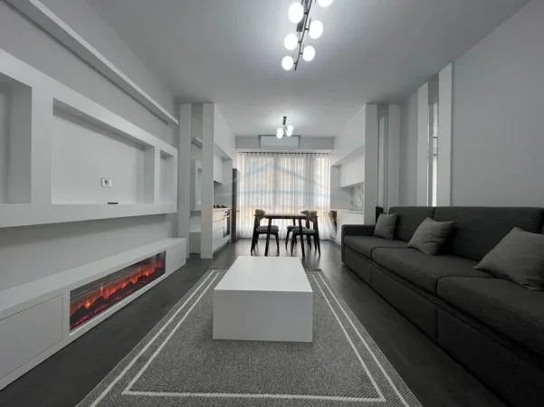 Tirane, shitet apartament 2+1+Ballkon Kati 4, 77 m² (STACIONI I TRENIT)