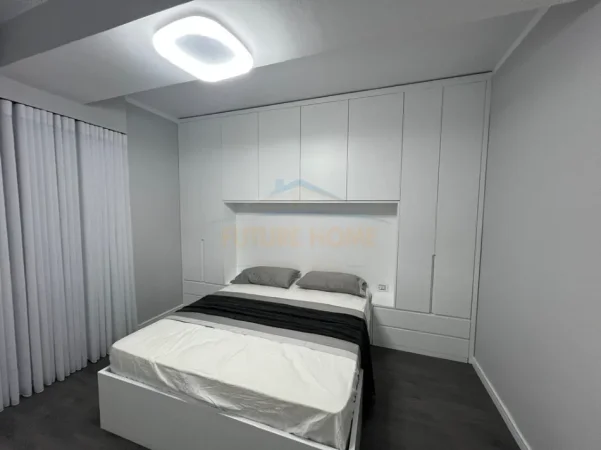 Tirane, shitet apartament 2+1+Ballkon Kati 4, 77 m² (STACIONI I TRENIT)