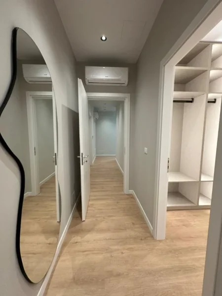 Tirane, jepet me qera Vile 2 Katshe Kati 0, 350 m² 4.500 € (Liqeni i Thate)