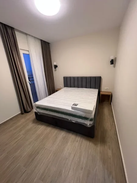 Durres, jepet me qera apartament 1+1 Kati 7, 170 m² 24 € 