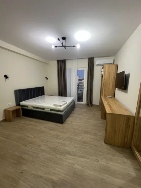 Durres, jepet me qera apartament 1+1 Kati 7, 170 m² 24 € 