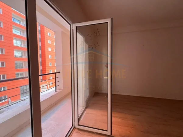 Tirane, shitet apartament 1+1 Kati 2, 70 m² 105.000 € (YZBERISHT)